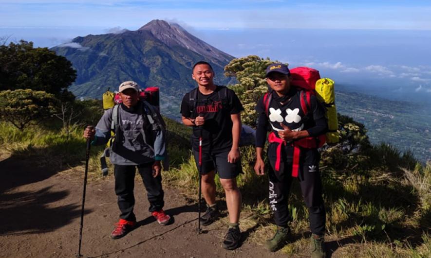 Mount merbabu hike discount tour